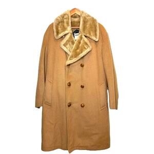 Mighty Mac Vintage 1970s Tan men’s Winter coat w/ Faux Fur Lapel lined size 42